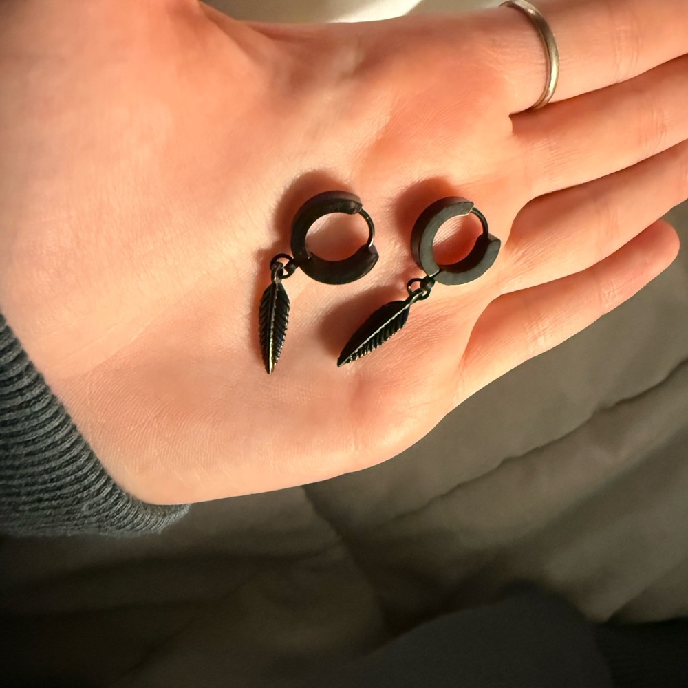 Elegant Black Feather Earrings